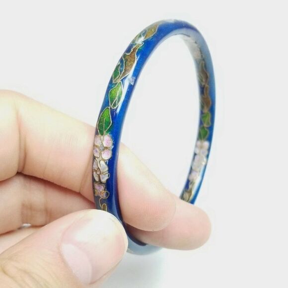 Vintage Blue Enamel and Floral Design Bangle Bracelet, Stacking, Retro Estate - Picture 2 of 7